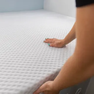 Caravan cleaning: how to clean a mattress