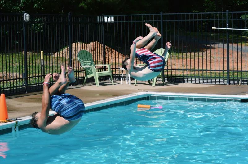 Compare the Best Robotic Pool Cleaners for 2025