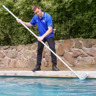 How to Remove Stains From a Swimming Pool