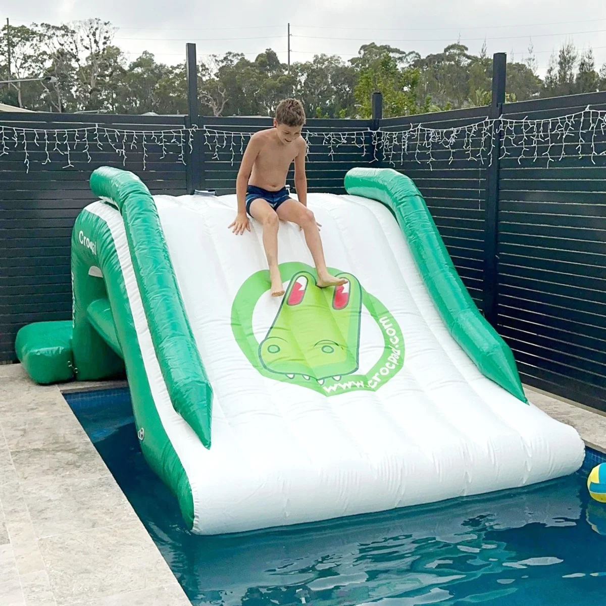 Water Park Inflatable Swimming Pool With Slide Pool Accessories