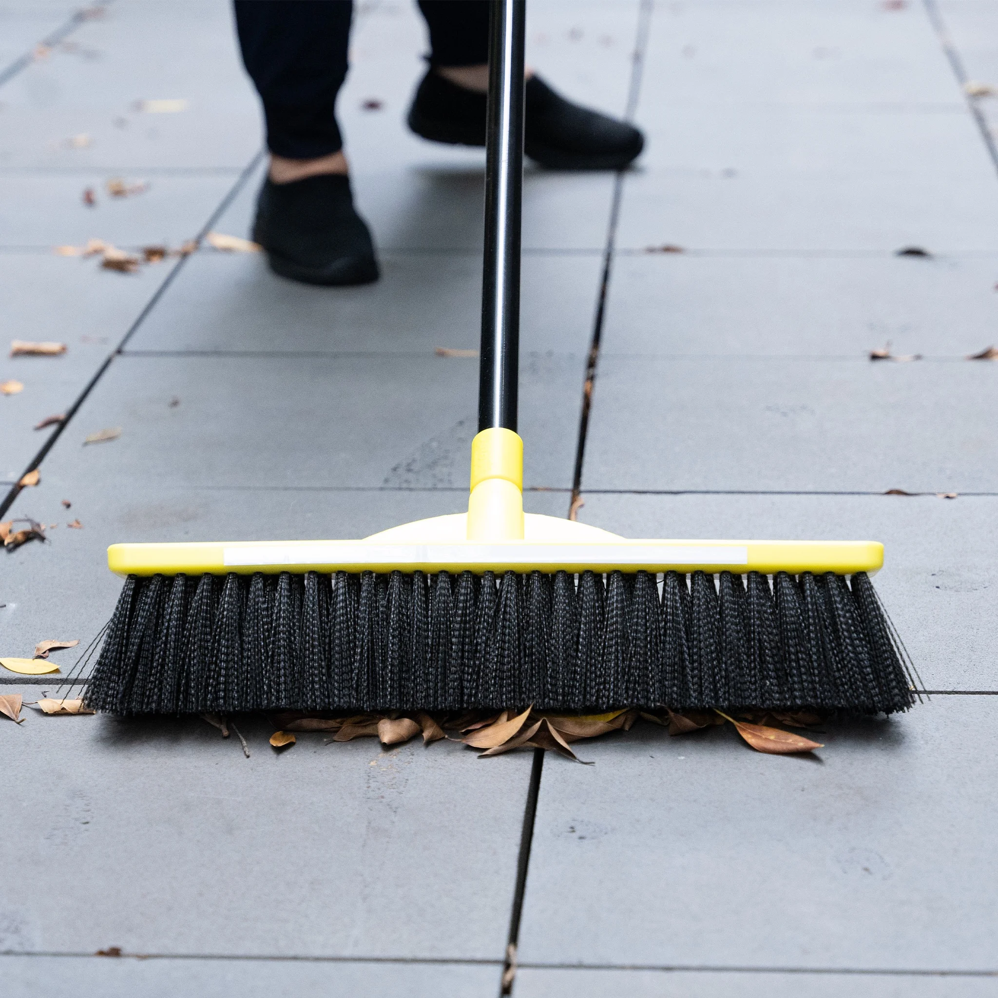 Oates Extra Stiff Tradesman Broom 450mm