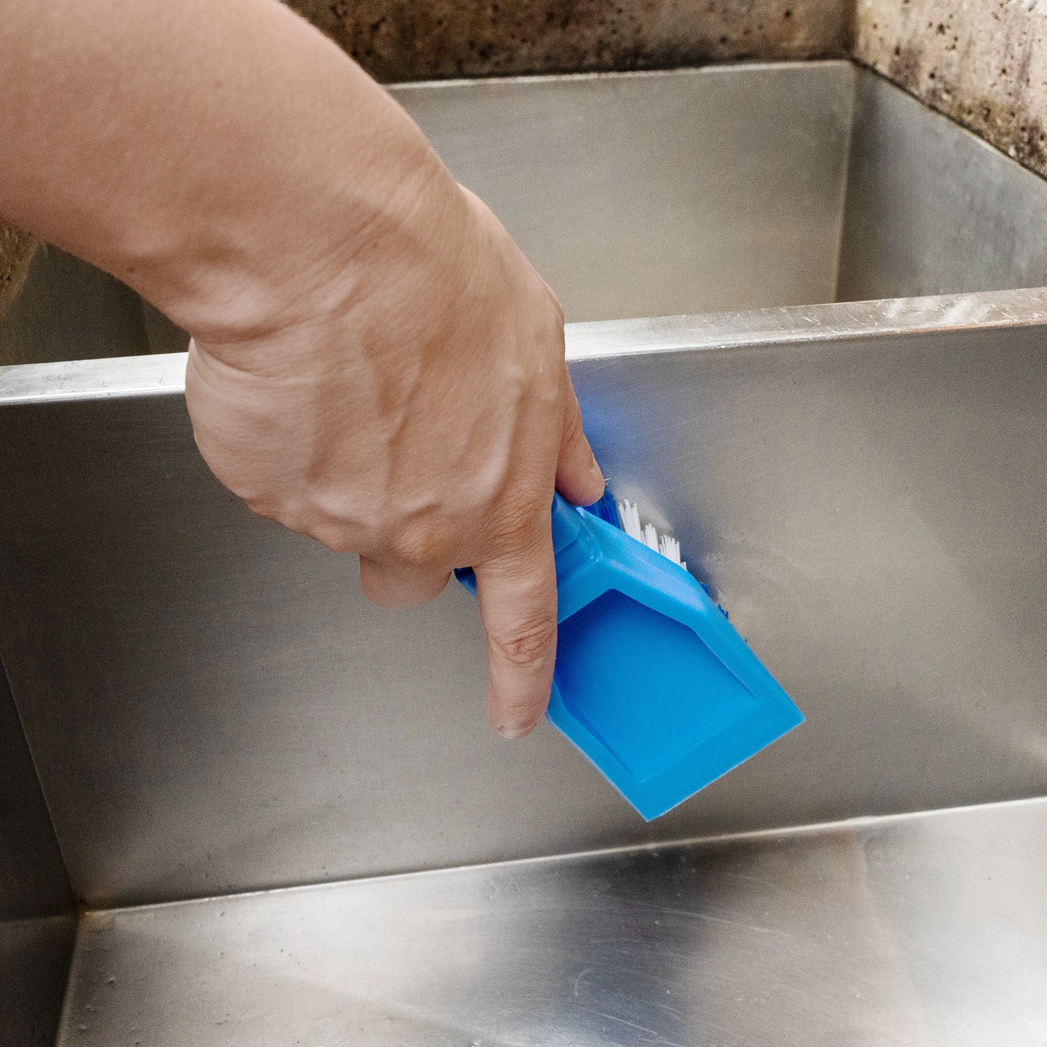 Oates Heavy Duty Scrub