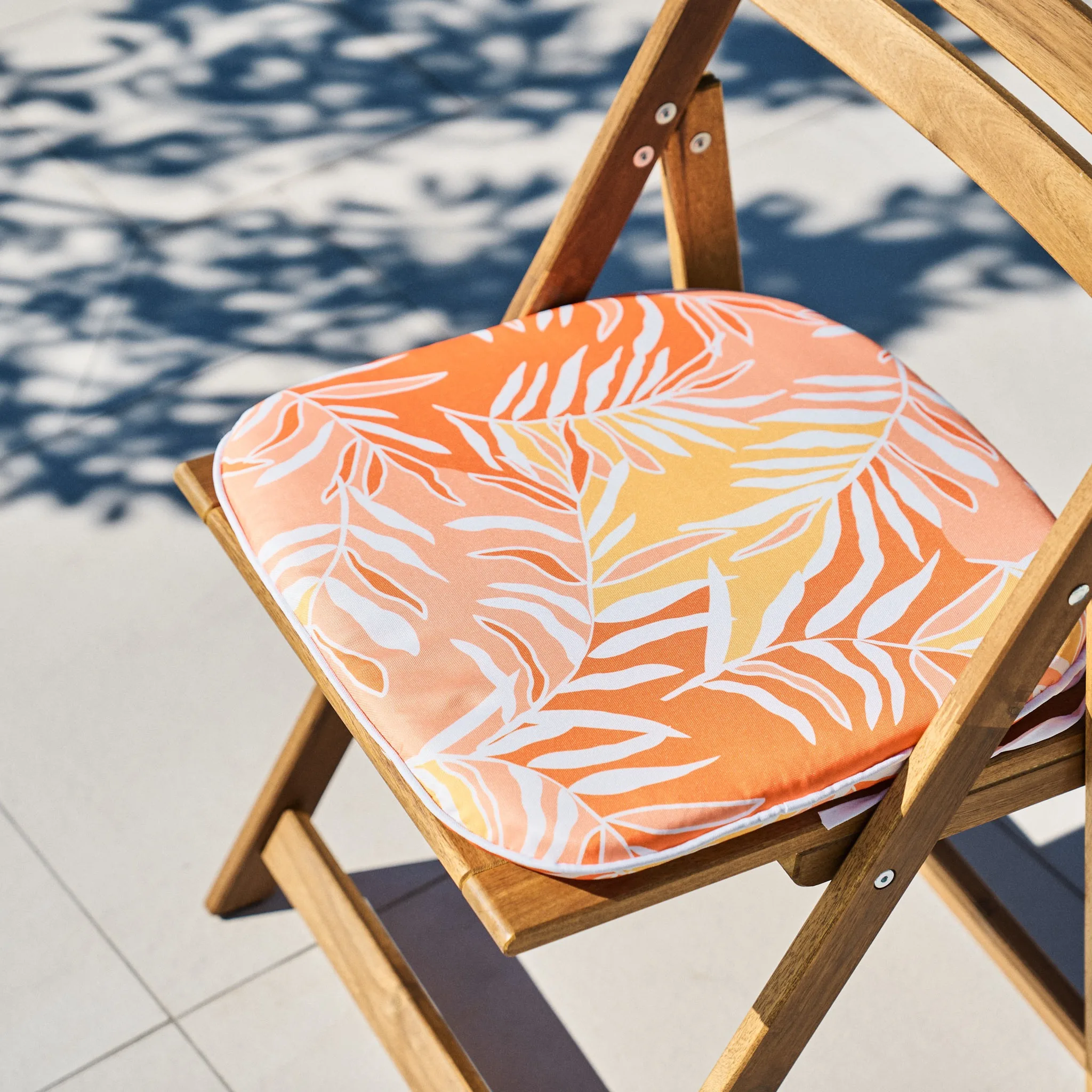 Aqualuxe by Warwick U Shape Seat Cushion Ocean Wave Cool Blue