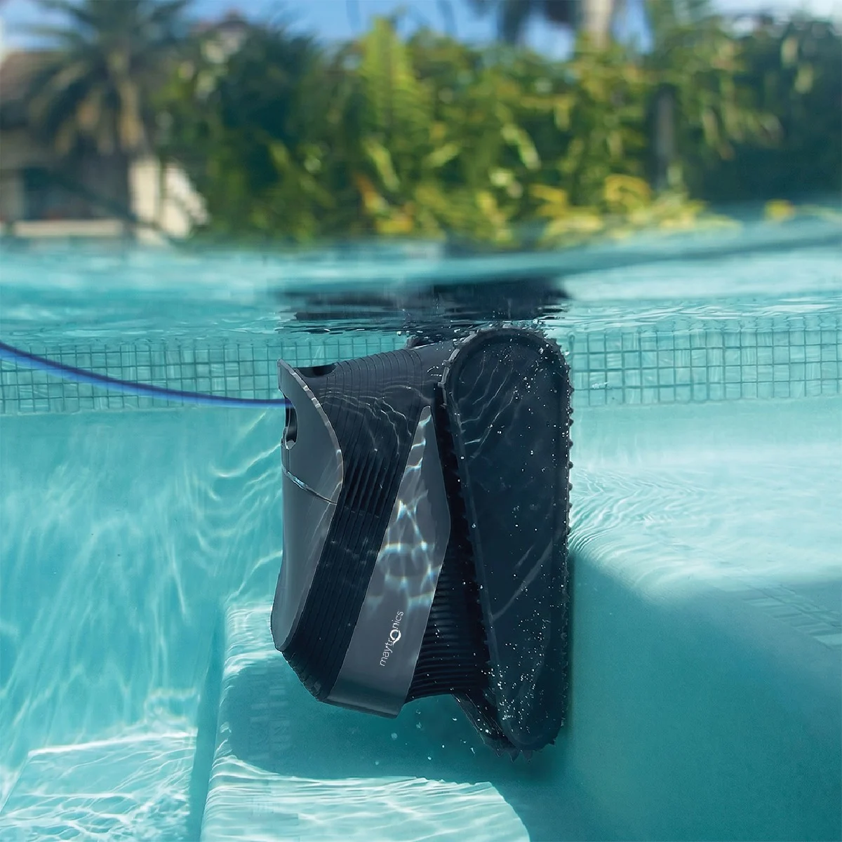 Dolphin Premium 1000 Robotic Pool Cleaner