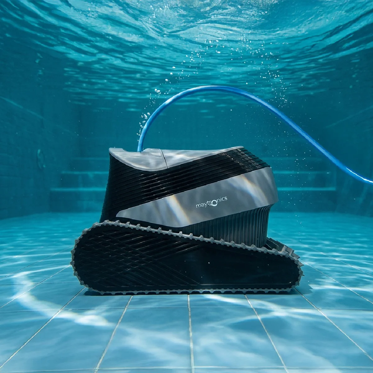 Dolphin Premium 1000 Robotic Pool Cleaner