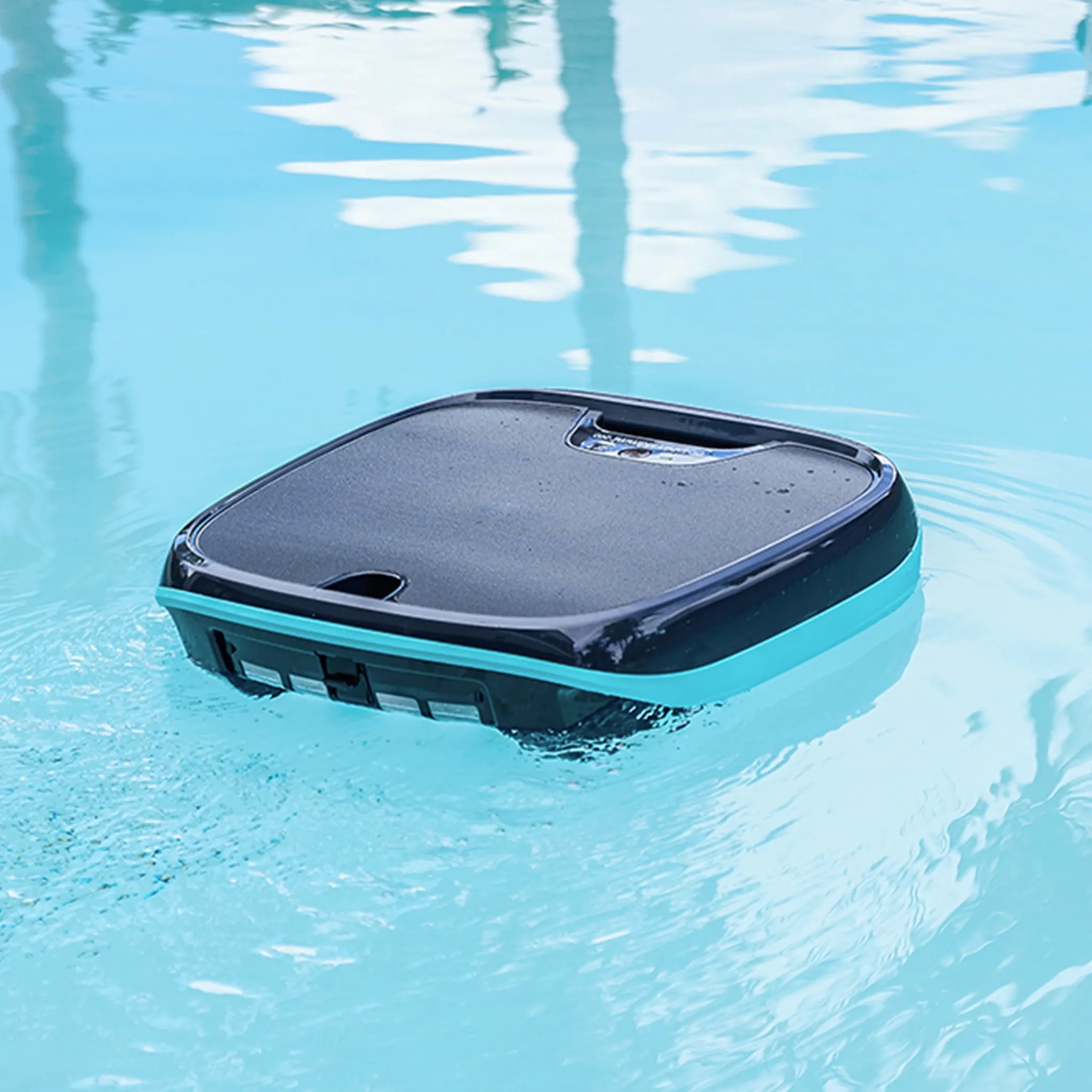 Dolphin Skimmi 200 Cordless Robotic Pool Surface Skimmer